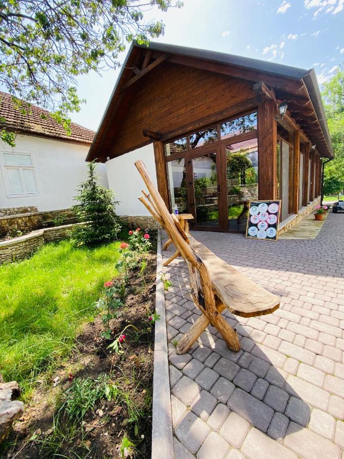 Valea Stancii Hotel Trebujeni Exterior photo