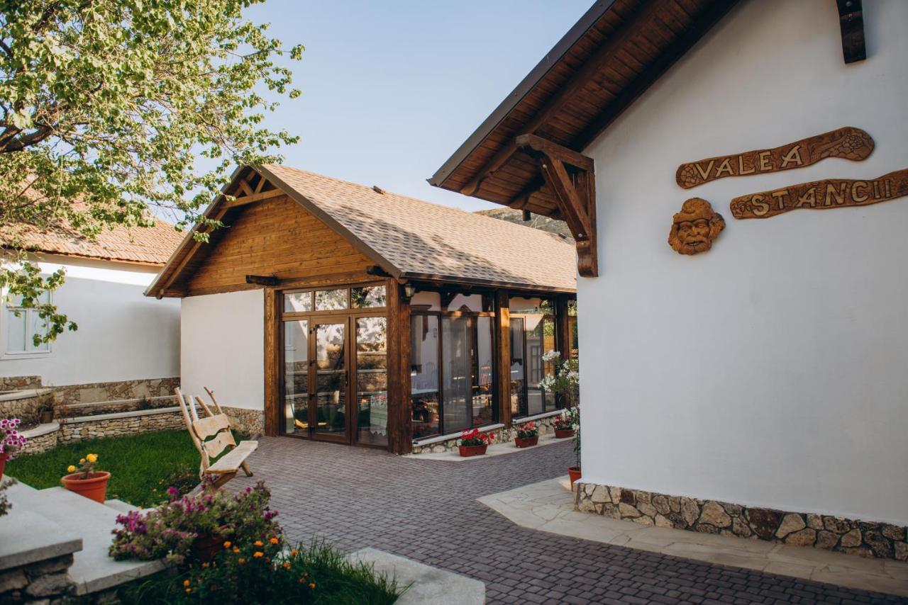 Valea Stancii Hotel Trebujeni Exterior photo