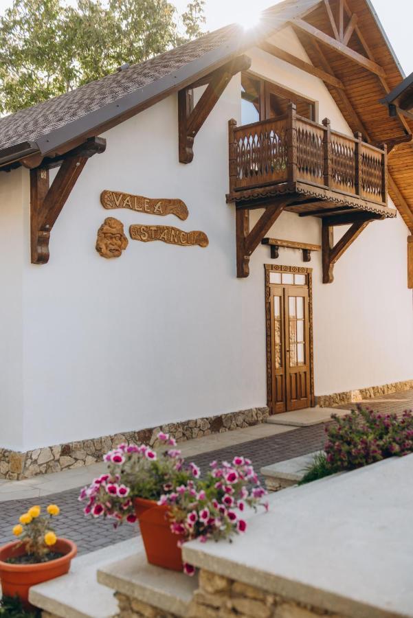 Valea Stancii Hotel Trebujeni Exterior photo